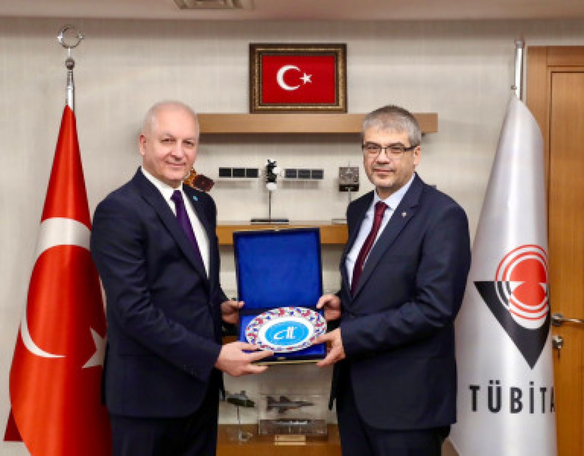 Türk Akademisi Başkanı TÜBİTAK Başkanı ile bir araya geldi