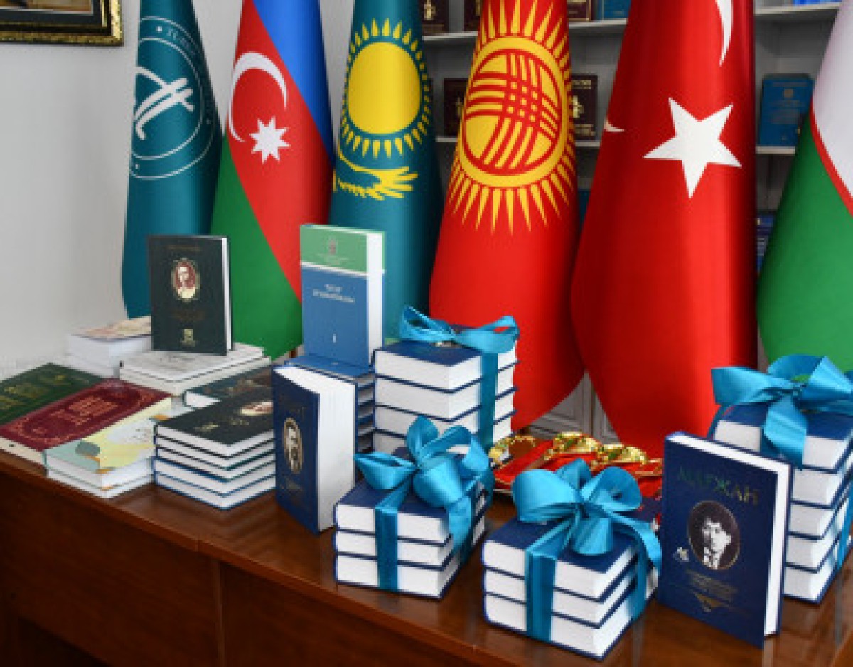 АSTANA’DA AHMET BAYTURSINULI VE MAĞCAN CUMABAYULI KİTAPLARININ TANITIMI YAPILDI