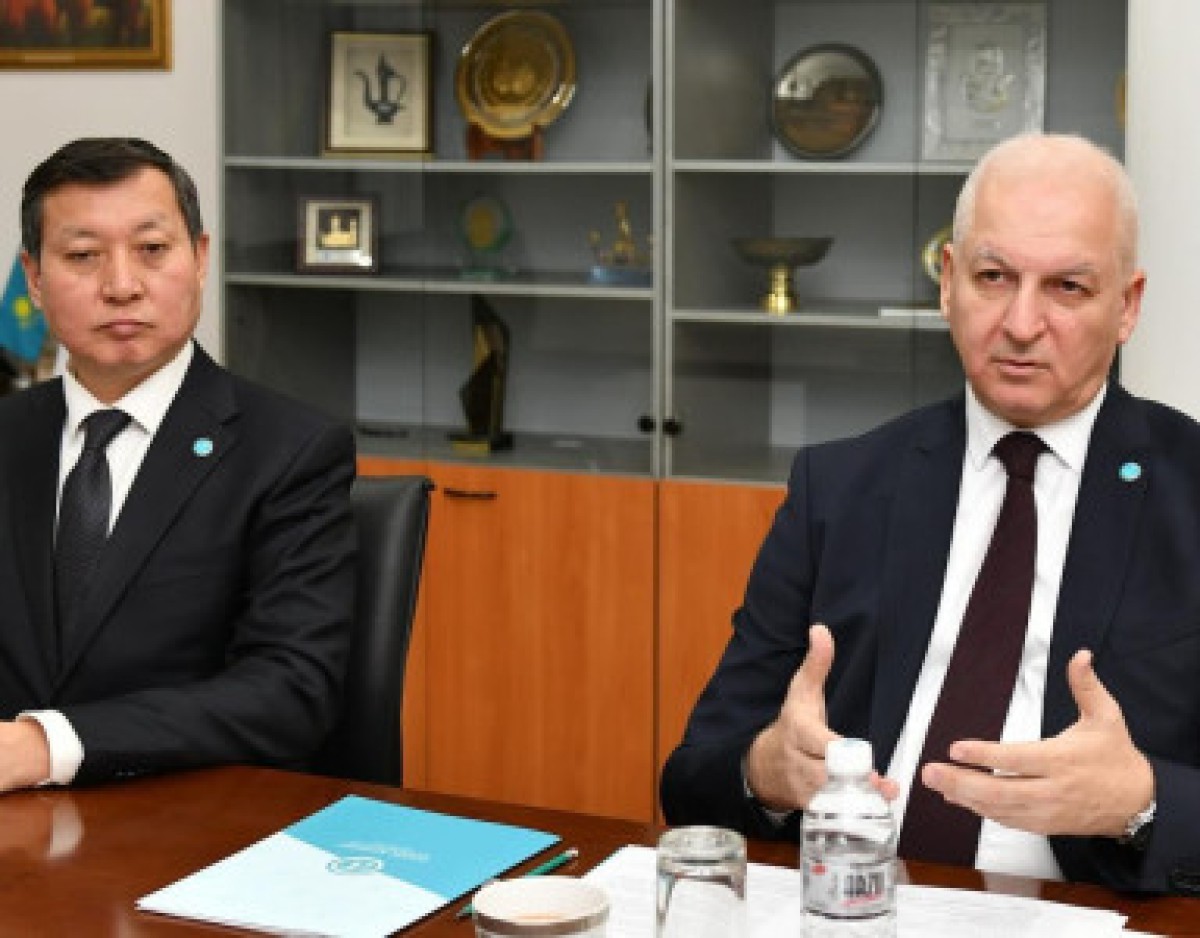 Türk Akademisi Başkanı, Kazakistan Dışişleri Bakan Yardımcısı ile Görüştü