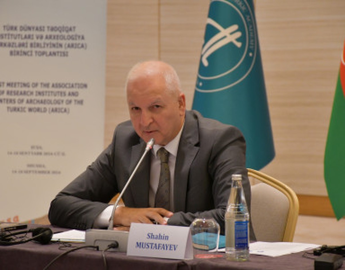 TÜRK DÜNYASI ARKEOLOJİ ARAŞTIRMA ENSTİTÜLERİ VE MERKEZLERİ BİRLİĞİ’NİN TOPLANTISI ŞUŞA'DA YAPILDI