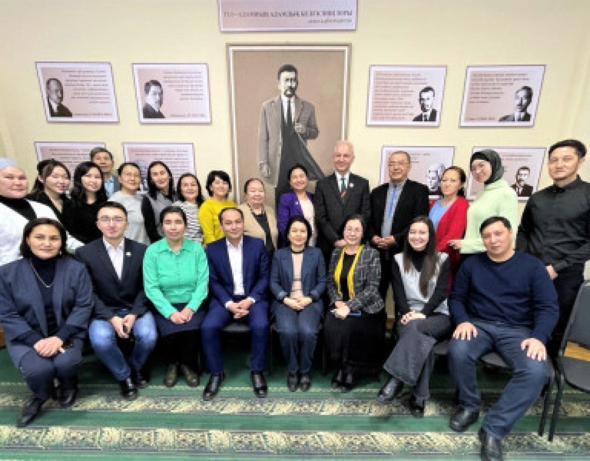 The President of the Turkic Academy met with specialists in the field of linguistics
