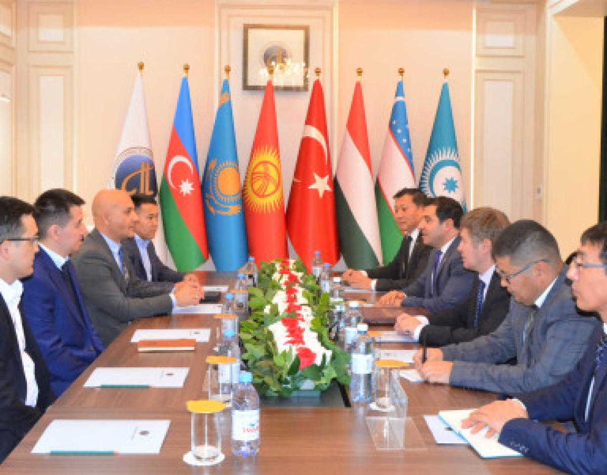 Avrasya Araştırmaları Enstitüsü Heyeti Türk Akademisi’ni Ziyaret Etti