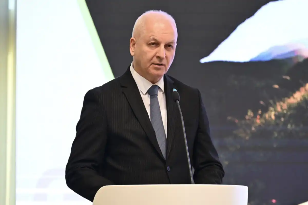 TÜRK AKADEMİSİ BAŞKANI BAKÜ’DE ULUSLARARASI KONFERANSA KATILDI