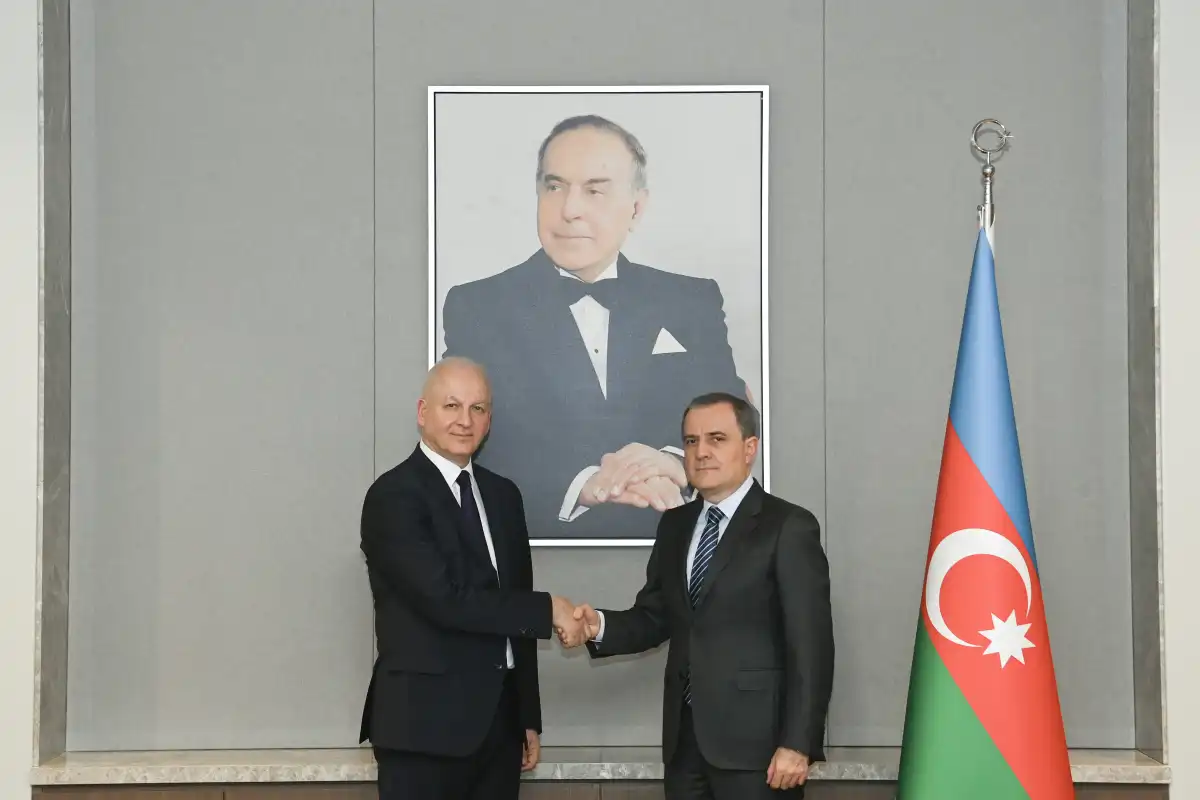 BİLİM VE DİPLOMASİ DİYALOĞU: AZERBAYCAN DIŞİŞLERİ BAKANI İLE TÜRK AKADEMİSİ BAŞKANI GÖRÜŞTÜ